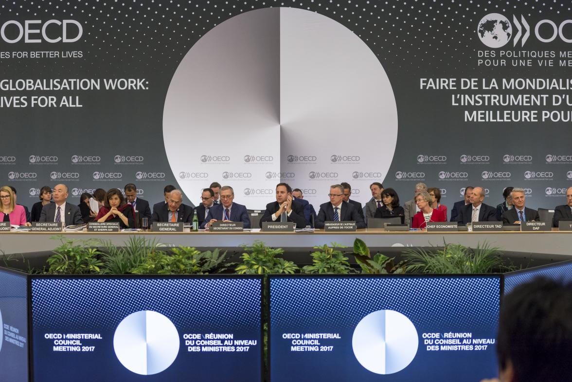 Trade, Tourism and Investment Minister, Steven Ciobo chairing the working lunch during the Ministerial Council Meeting, 8 June 2017.