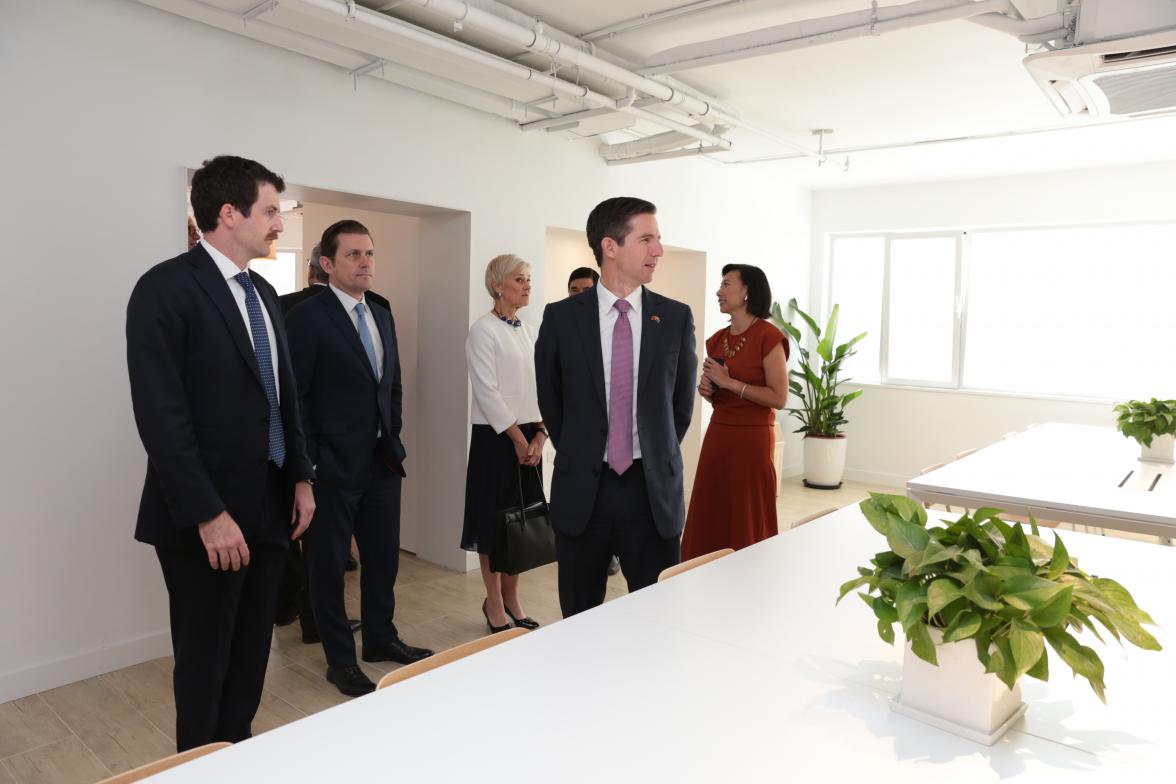 Simon Birmingham touring the rooms of the Australia House with Jack Brady, Craig Aldous, Dr Stephanie Fahey and Alexandra Chu.