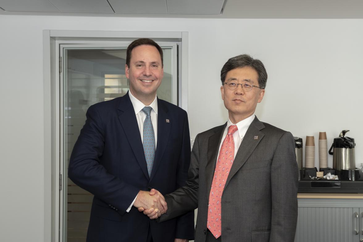 The Hon Steven Ciobo MP meeting with Korea’s Minister of Trade, Hyun Chong Kim at the OECD in Paris on 31st May, 2018.