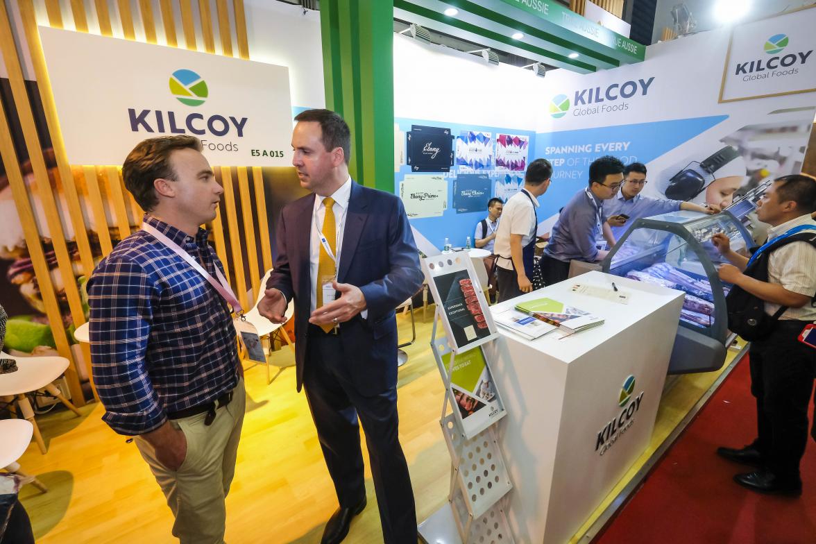 Federal Minister for Trade, Tourism & Investment Steven Ciobo at the Shanghai SIAL Food Industry Expo talking with Killcoy GM of livestock Craig Price .                                                Photo credit: DFaT/Chris Crerar(c)DFaT Australia / Hi