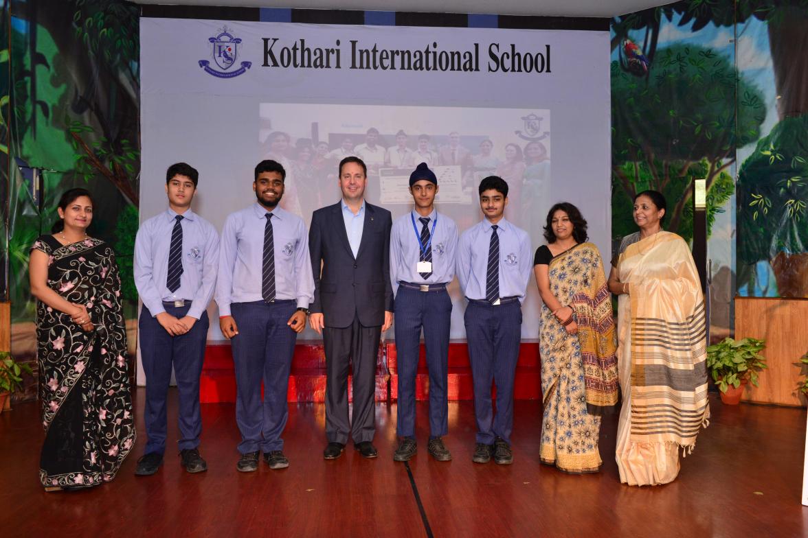 Minister for Trade, Tourism and Investment, the Hon Steven Ciobo MP, with winners of the A2Oz school video competition, Kothari International School, 31 August 2017.