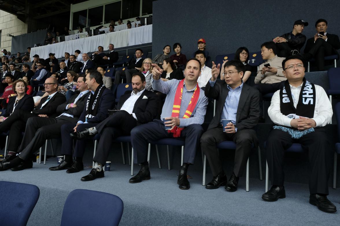 Federal Minister for Trade, Tourism & Investment Steven Ciobo at the AFL match in Shanghai with Shanghai Vice Mayor Professor Chen Qun          Photo credit: DFAT/Chris Crerar(c)DFAT Australia / High res filename reference: 6567