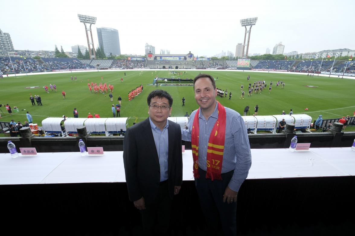 Federal Minister for Trade, Tourism & Investment Steven Ciobo at the AFL match in Shanghai with Shanghai Vice Mayor Professor Chen Qun          Photo credit: DFAT/Chris Crerar(c)DFAT Australia / High res filename reference: 6849