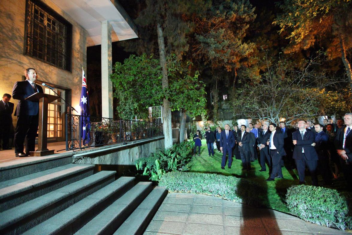 Minister for Trade, Tourism and Investment, Steven Ciobo, addresses members of Australia’s business delegation and the Iranian business community at the Australian Ambassador’s residence. Tehran, 27 September 2016.