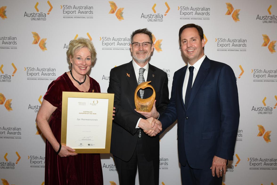 Minister Ciobo with Alan Oppenheim and Dr Jane Oppenheim.