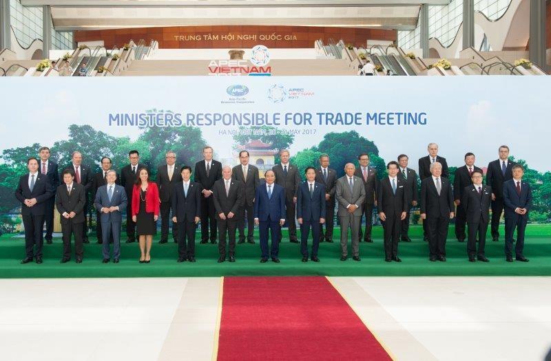 Ministers Responsible for Trade “Family Photo” at APEC MRT 2017 in Hanoi, Vietnam. Photo credit: DFAT/Hieu Nguyen