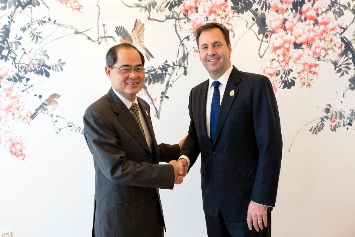 Minister for Trade, Tourism and Investment Steven Ciobo with HE Lim Hng Kiang, Ministry for Trade and Industry of Singapore, in Vientiane, Laos. 4 August 2016. Photo credit: DFAT/Bart Verweij