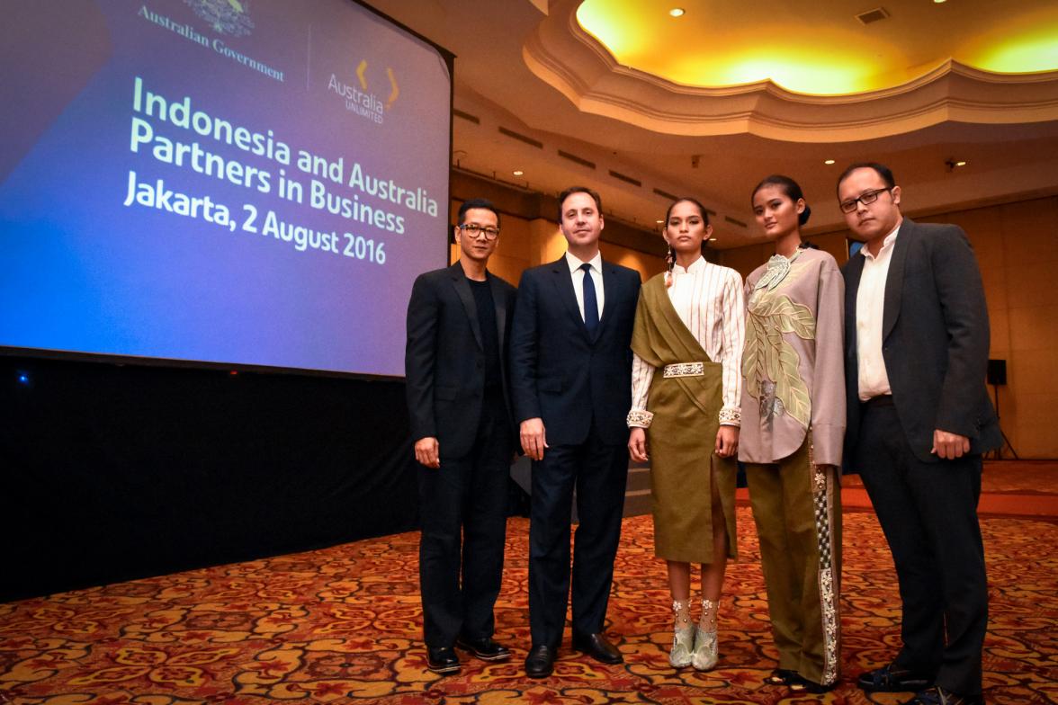 The Minister for Trade, Tourism and Investment, the Hon Steven Ciobo MP, with Indonesian designer Toton. Toton will compete for the Australian-founded International Woolmark Prize in Paris in early 2017.