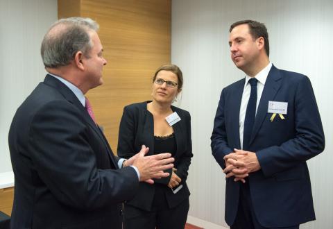 Minister Steven Ciobo meets with Austcham Hong Kong