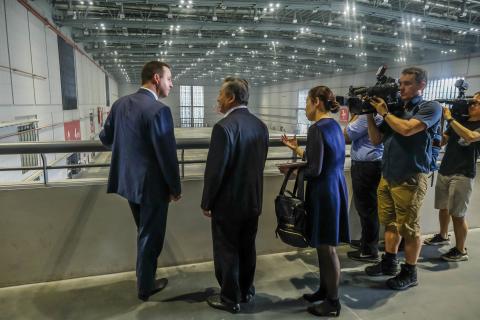 Federal Minister for Trade, Tourism & Investment Steven Ciobo with Mr LIU Fuxue (Dep Director-Generl NECC) inside a huge exhibition hall where Australia will exhibit at the National Exhibition & Convention Centre in Shanghai, where an MOU was to formalise