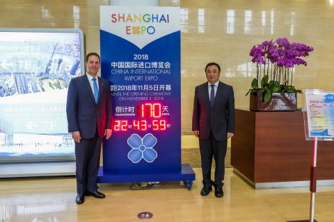 Federal Minister for Trade, Tourism & Investment Steven Ciobo after the the signing of the MOU with Mr Sun Chenghai (Chairman, CIIE Bureau) at the National Exhibition & Convention Centre in Shanghai, where an MOU was to formalise Australia's participation