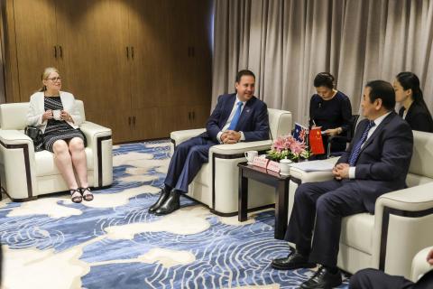 Federal Minister for Trade, Tourism & Investment Steven Ciobo in a meeting with Mr Sun Chenghai (Chairman, CIIE Bureau), with Australian Ambassador to China Jan Adams (L) at the National Exhibition & Convention Centre in Shanghai, where an MOU was to form