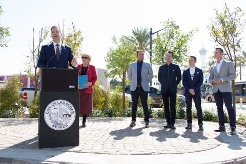 Trade, Tourism and Investment Minister Steven Ciobo and Australian band Human Nature convey Australia’s sympathies to the City of Las Vegas at the Las Vegas Community Healing Garden, Thursday 12 October 2017