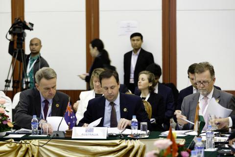 Minister for Trade, Tourism and Investment Steven Ciobo with the Australian Delegation at the 4th Regional Comprehensive Economic Partnership Meeting in Vientiane, Laos. 5 August 2016. Photo credit: DFAT/Bart Verweij