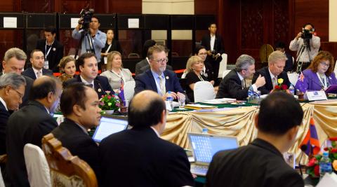 Minister for Trade, Tourism and Investment Steven Ciobo represents Australia at the 21st ASEAN Economic Ministers-Closer Economic Relations Ministerial Consultation during the 2016 ASEAN Economic Ministerial Meetings in Vientiane, Laos. 4 August 2016. Pho